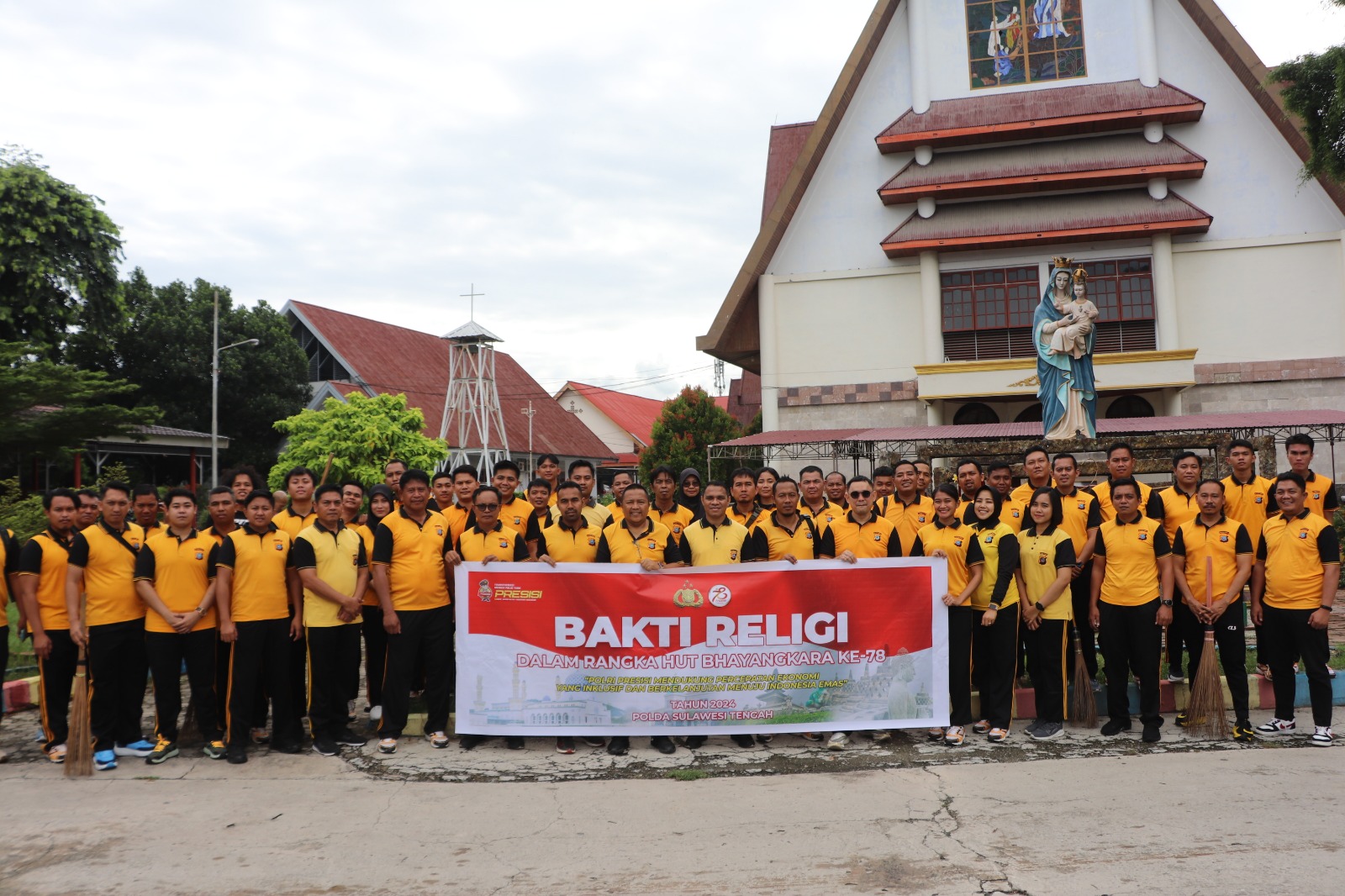 Bakti Religi Hari Bhayangkara ke-78, Polda Sulteng Bersihkan 2 Rumah Ibadah | NEWS TV Indonesia