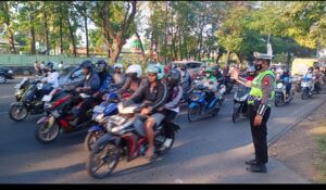 Polsek Tamalanrea Intesifkan Gatur Lalin di Jalan Perintis Kemerdekaan