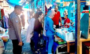 Ba SPKT dan Bhabinkamtibmas Polsek Ma’rang Laksanakan Pengamanan dan Patroli Pasar pasca Idul Adha 1445 H