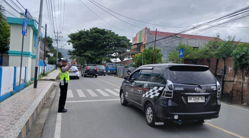 Jaga Kamseltibcarlantas Pasca Libur Idul Adha 1445H, Polantas Gatur Pagi di Kota Luwuk | NEWS TV Indonesia