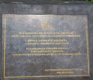 Pesan Pengabdian dari Prasasti Pahlawan Bhayangkara di Tamanjeka Poso