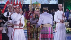 Kapolri Dianugerahi Gelar Adat-Pusaka oleh Dewan Adat dan Kerajaan di Sulawesi Selatan
