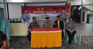 Minggu Kasih Polda Sulsel Hadir di Gereja Toraja Jemaat Biringkanaya