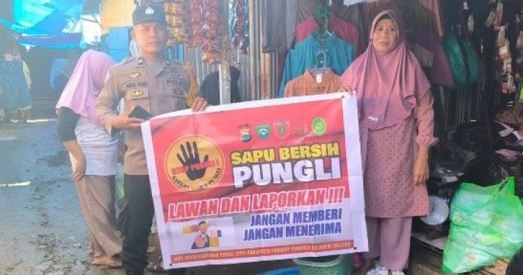 Bhabinkamtibmas Polsek Ma’rang berikan himbauan Stop Pungli di Pasar Tradisional | NEWS TV Indonesia