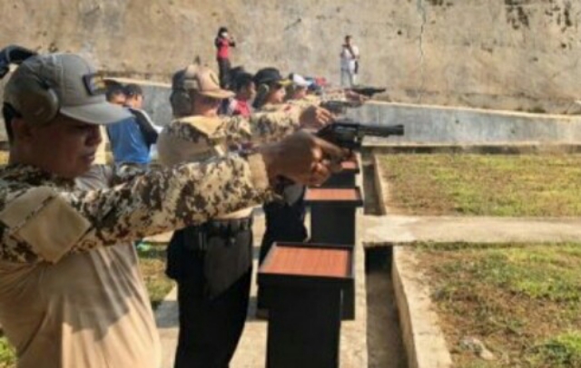 Personel Polres Bengkulu Utara melaksanakan Latkatpuan menembak di Lapangan Amartha  | NEWS TV Indonesia