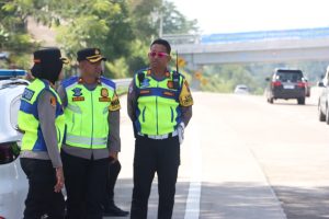 Volume jumlah kendaraan menurun, Pola One way dari Semarang diubah hingg Exit Bawen. | NEWS TV Indonesia Volume jumlah kendaraan menurun, Pola One way dari Semarang diubah hingg Exit Bawen. | NEWS TV Indonesia