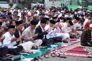 Wakapolres Tebing Tinggi Hadiri Sholat Idul Fitri 1446 H di Lapangan Merdeka | NEWS TV Indonesia