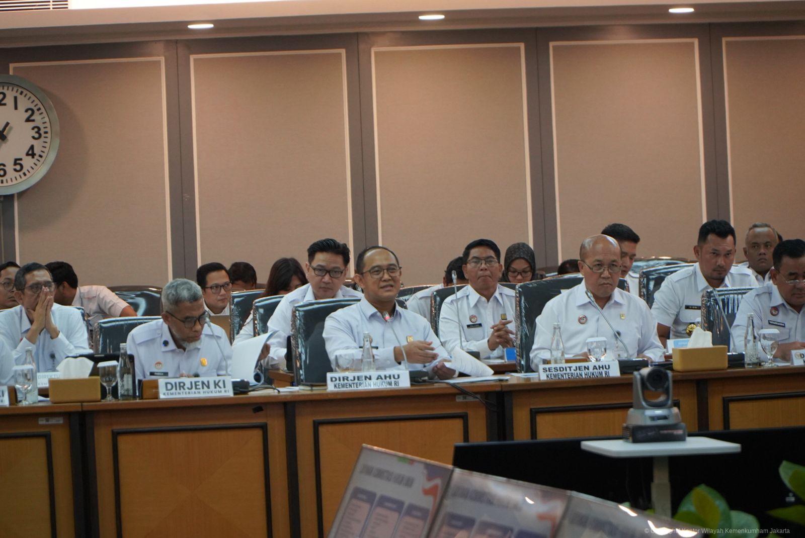 Kanwil Kemenkum DK Jakarta Hadiri Sosialisasi Pencegahan Pelanggaran Kekayaan Intelektual dan Pemberian Penghargaan Kepada Tenant ITC Mangga Dua | NEWS TV Indonesia