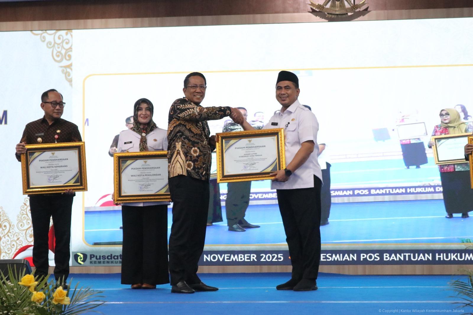 Jawa Tengah Wujudkan 100 Persen Posbankum, Negara Hadirkan Akses Keadilan yang Nyata bagi Masyarakat | NEWS TV Indonesia Jawa Tengah Wujudkan 100 Persen Posbankum, Negara Hadirkan Akses Keadilan yang Nyata bagi Masyarakat | NEWS TV Indonesia