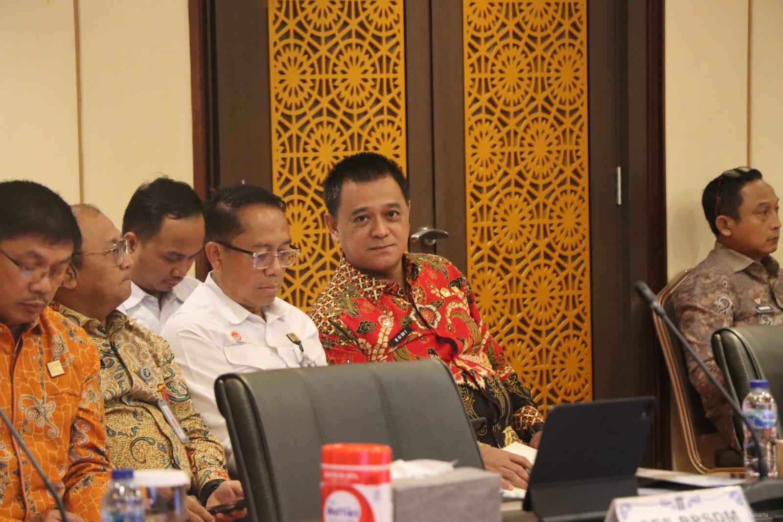 Kepala Dinas PUPR Sumut Tinjau Longsor yang Lumpuhkan Jalur Tarutung–Sibolga: Pemerintah Kerahkan Alat Berat dan Percepat Pembukaan Akses | NEWS TV Indonesia