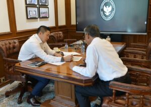 Seskab Teddy dan Menteri PU Tinjau Pemulihan Pascabencana Sumatra, 11 Jembatan Bailey Terbangun