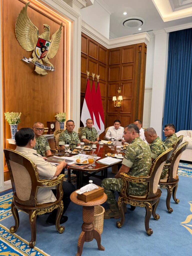 Presiden Prabowo Terima KSAD, Bahas Capaian TNI AD Bangun 300 Jembatan