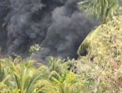 Langit Darul Ihsan menghitam Minggu siang. Bukan mendung, tapi asap dari sumur minyak tradisional yang kembali terbakar di Aceh Timur.