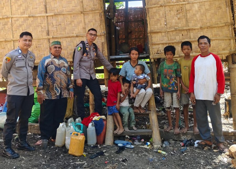 Kapolres Jeneponto AKBP Haryo Basuki Gerakkan Sie Dokkes Bantu Keluarga Pemulung